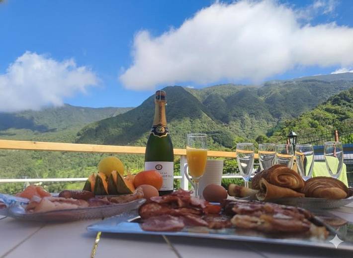 Gîte pour 5 personnes, avec vue et jardin dans Observatoire astronomique des Makes