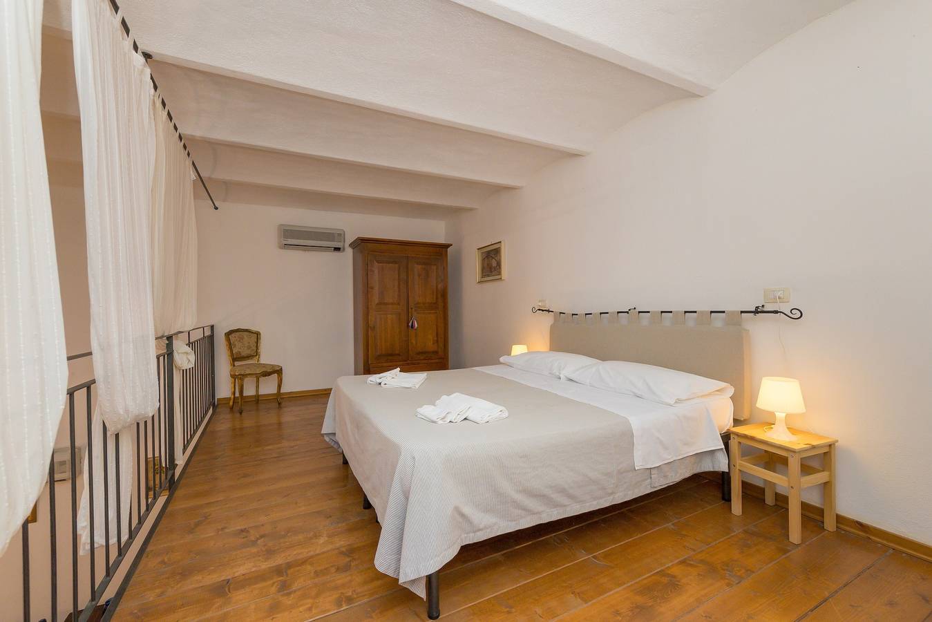 Ganze Wohnung, Ferienwohnung 'Villa I Tigli - Pansy' mit Gemeinschaftspool, Wlan und Klimaanlage in Campiglia Marittima, Etruskische Küste