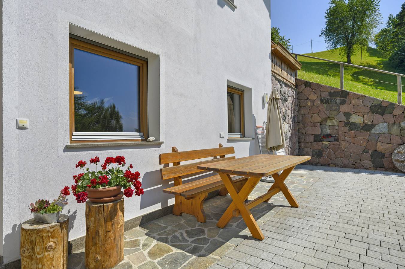 Ganze Wohnung, Ferienwohnung 'Völs' mit Bergblick, privater Terrasse und Wi-Fi in Ums, Völs am Schlern