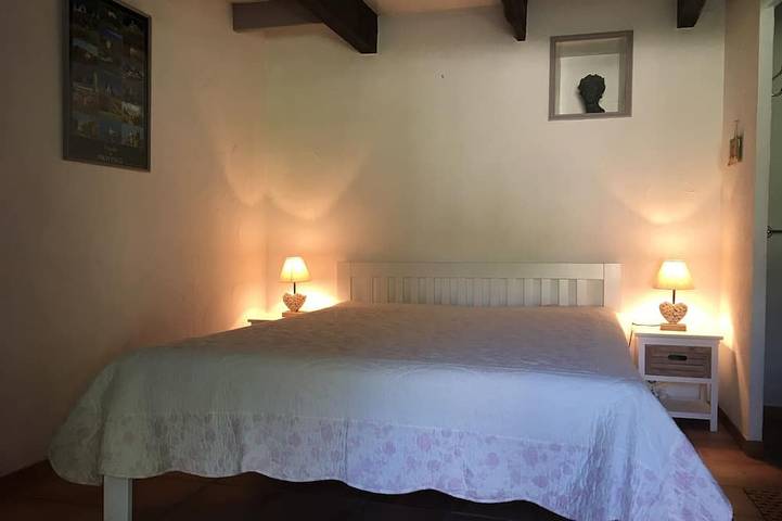 Location de vacances pour 2 personnes, avec jardin, animaux acceptés à Lacoste - 2