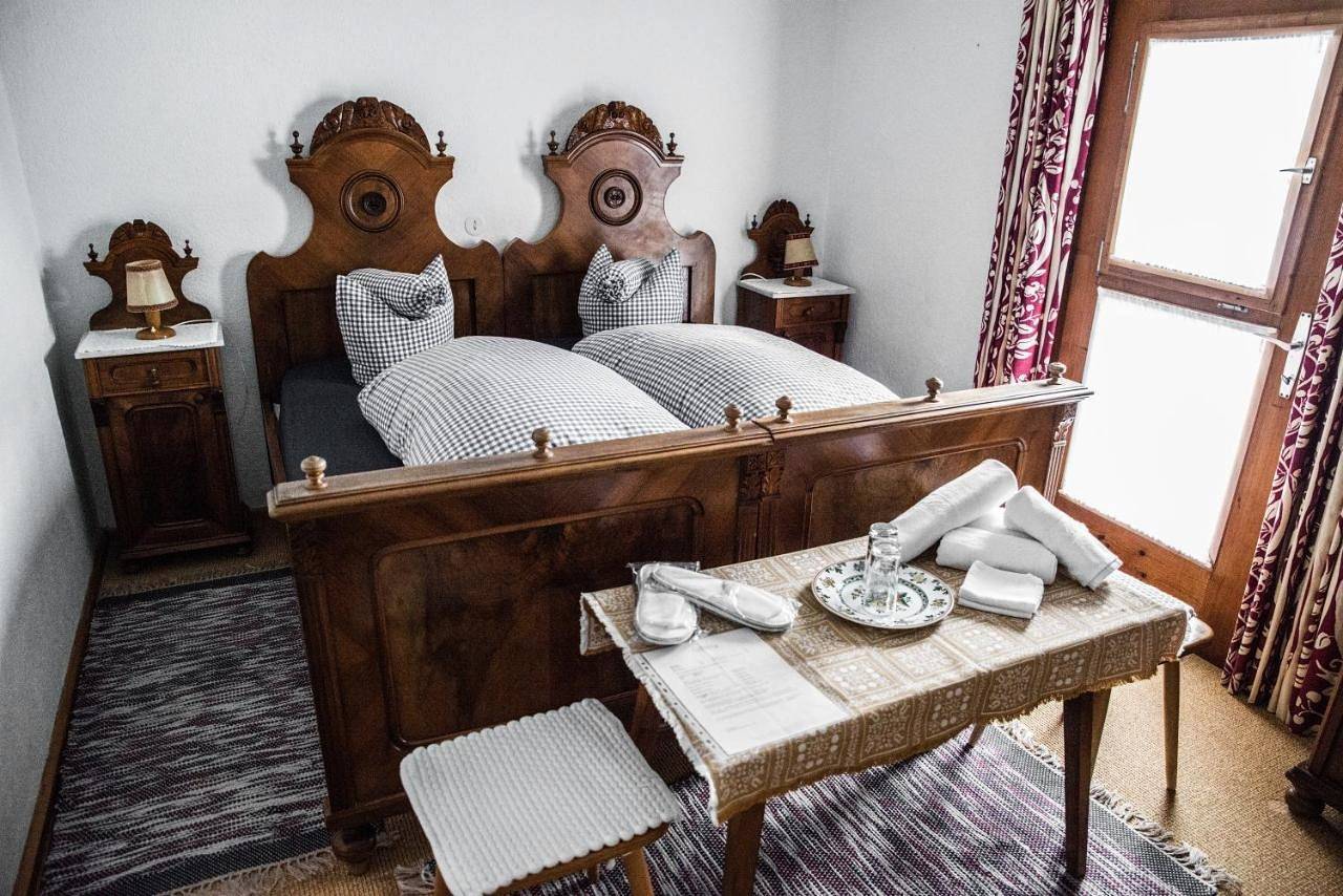 Double Room with Toilet in Hallway in Lechtaler Alpen, Stuben am Arlberg