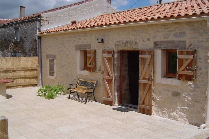 Gîte pour 6 personnes, avec Terrasse et Jardin à Sigournais