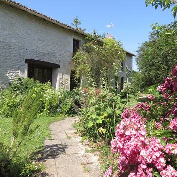 Chambre d’hôte pour 5 personnes, avec piscine et jardin à Vienne (France)