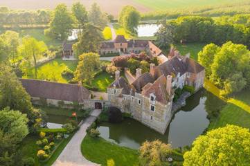 Chambre d’hôte pour 4 personnes, avec vue ainsi que piscine et jardin dans Mesnil-en-Ouche