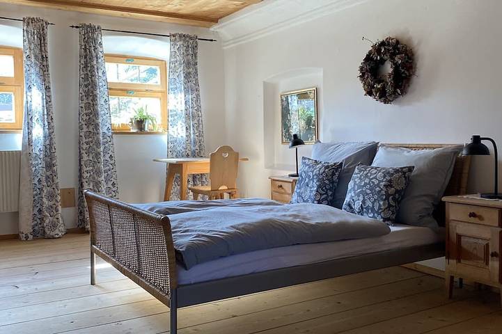 Ganze Wohnung, Ferienwohnung in einem alten Bauernhaus in Dietramszell, Tölzer Land