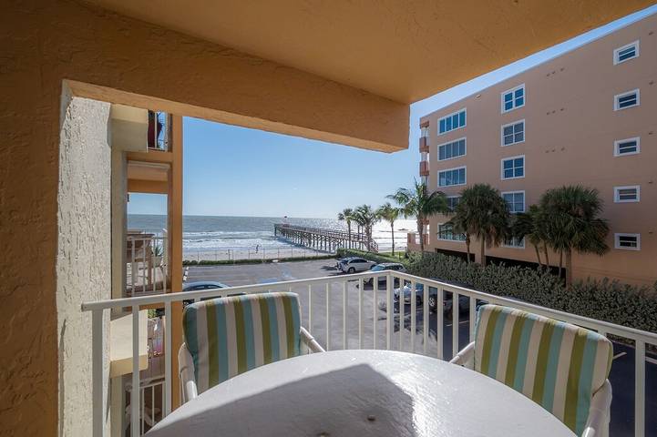 Vacation rental for 6 people, with hot tub and pool in Redington Beach