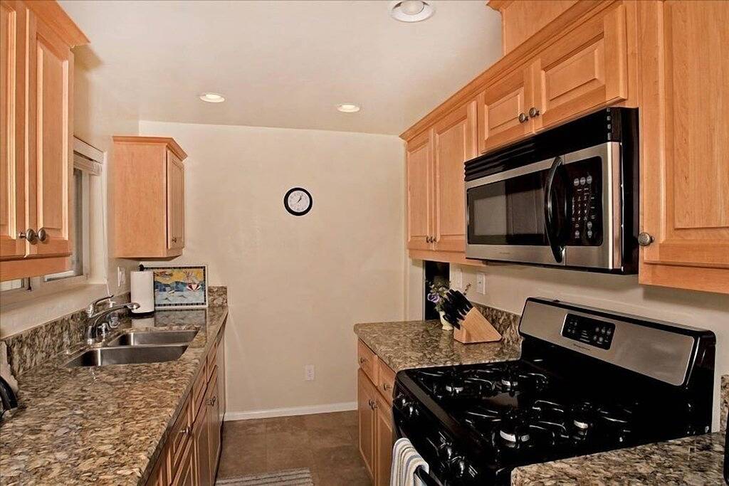 Beach House in Sunny South Mission Beach - Dover Ct. in Mission Beach, San Diego