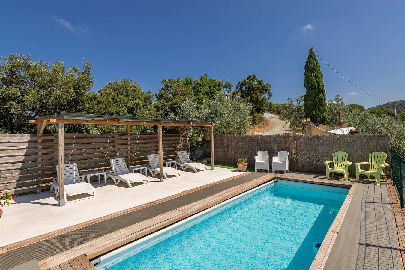 Ganzes Studio, Studio „Oltremare - Casa Nocolino“ mit Gemeinschaftspool, Wlan und Klimaanlage in Riparbella, Etruskische Küste