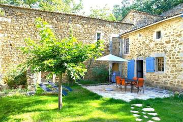 Agriturismo pour 5 personnes, avec jardin et piscine à Verfeuil
