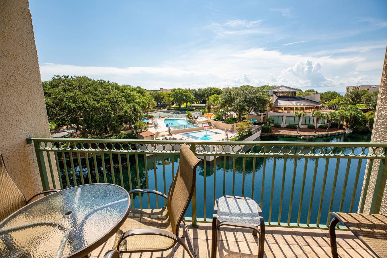 Entire apartment, Ocean View at Island Club in Folly Field, Port Royal Plantation