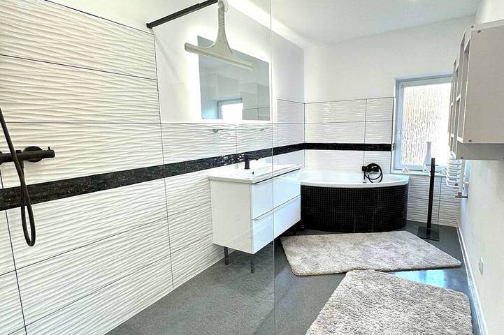 Ganze Wohnung, Moderne Ferienwohnung in Bad Langensalza – Zentral & ruhig in Bad Langensalza, Unstrut-Hainich-Kreis