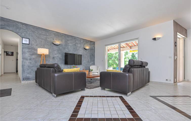 Location de vacances pour 6 personnes, avec terrasse et piscine à Saint-Cézaire-sur-Siagne - 4