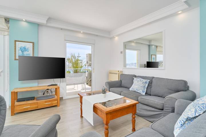Ganze Wohnung, Ferienwohnung 'Wonderful Penthouse' mit Garten, Terrasse, Wlan und Klimaanlage in Playa de Burriana, Nerja