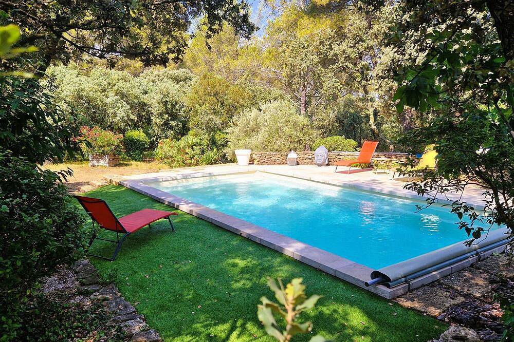 La Chênaie, Mas Provençal 6 personnes avec piscine in Grans, Côte méditerranéenne (France)