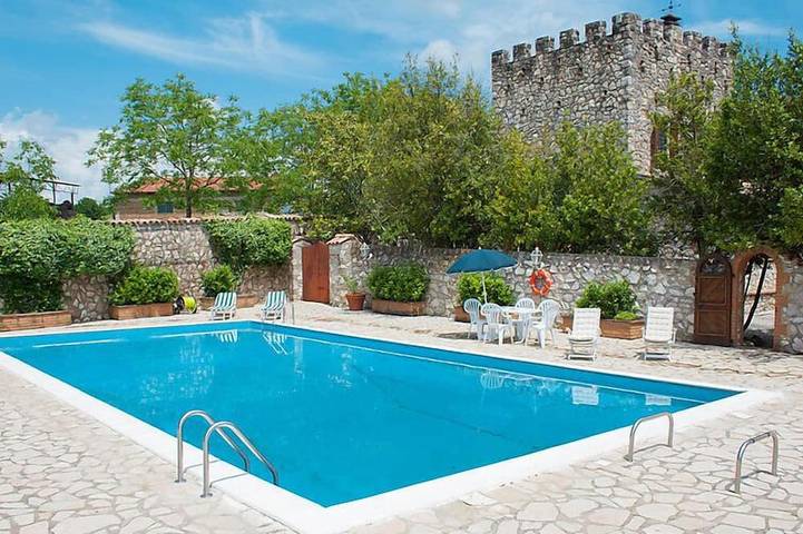 Ferienhaus für 10 Personen, mit Garten und Pool, mit Haustier