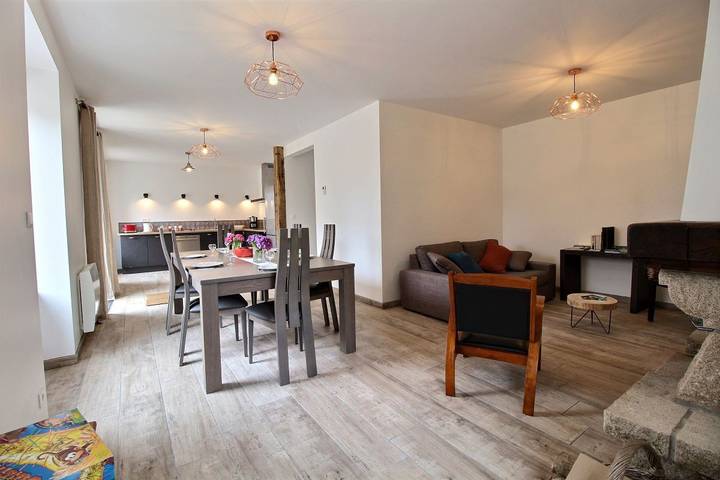 Gîte pour 6 personnes, avec Terrasse ainsi que Jardin et Vue à Pluduno