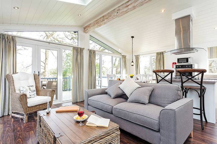 Chalet for 8 people, with balcony/terrace and terrace as well as hot tub on the Isle of Wight