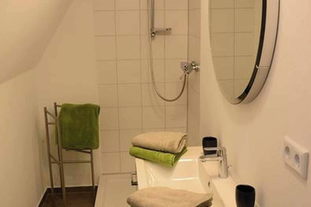 Ganze Wohnung, Großzügig geschnittenes 85qm Feriendomizil, Lounge Liege und Balkon, herrlicher Ausblick in Dinkelsbühl, Romantische Straße