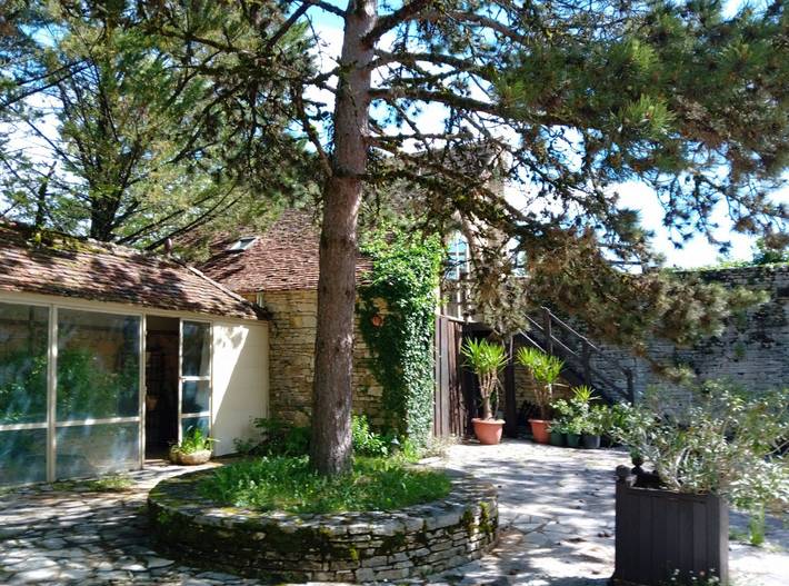Gîte pour 3 personnes, avec jardin et piscine à Uzech