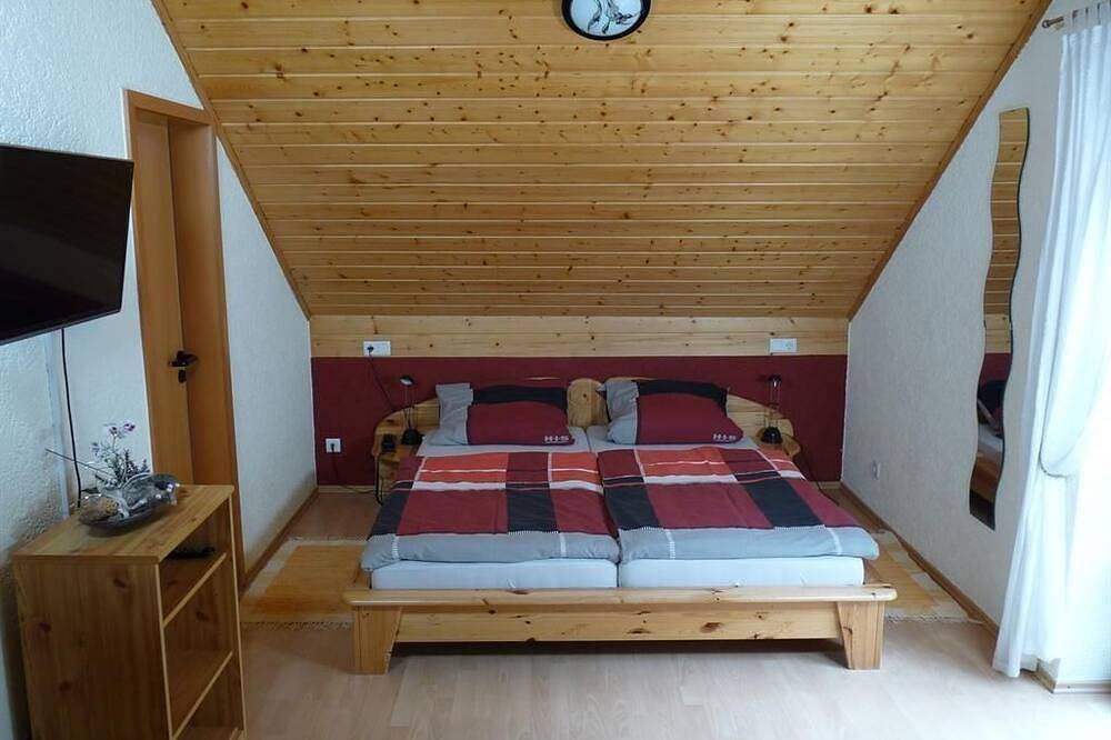 Doppelzimmer Balkon - Privatzimmer Gästehaus Heger in Annweiler, Trifelsland