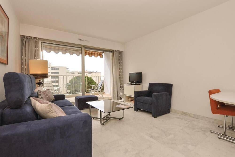 Entire apartment, 1 bedroom cozy apartment in Cannes in Cannes, Mediterranean Coast (France)