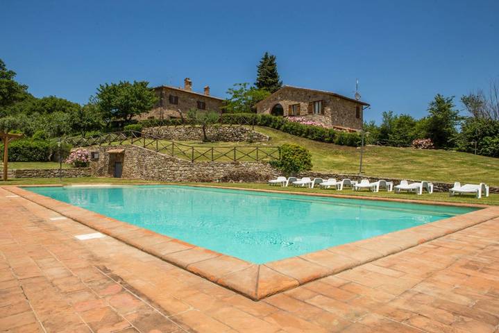 Chalet para 14 personas, con piscina y jardín - 1