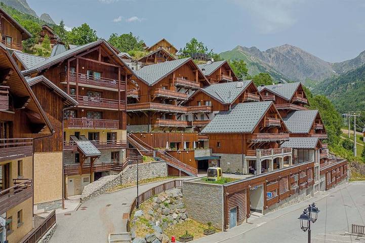 Appartement de vacances pour 4 personnes, avec piscine ainsi que sauna et balcon