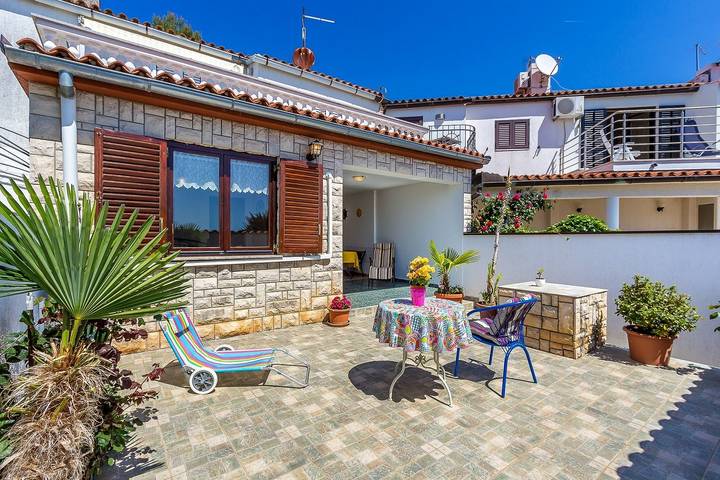 Ferienwohnung für 4 Personen, mit Balkon und Terrasse in Peroj - 4