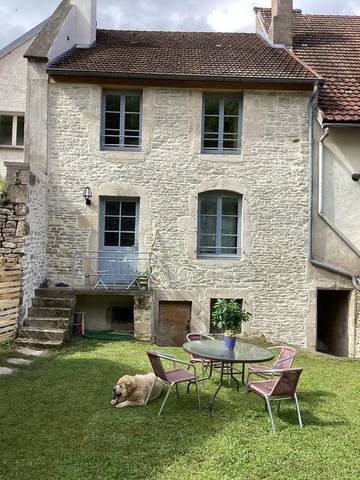 Maison de vacances pour 5 personnes, avec jardin dans Office de Tourisme du Pays d'Ornans