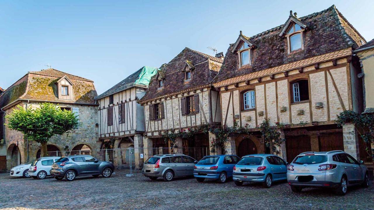 Two-Bedroom House in Bretenoux, Lot