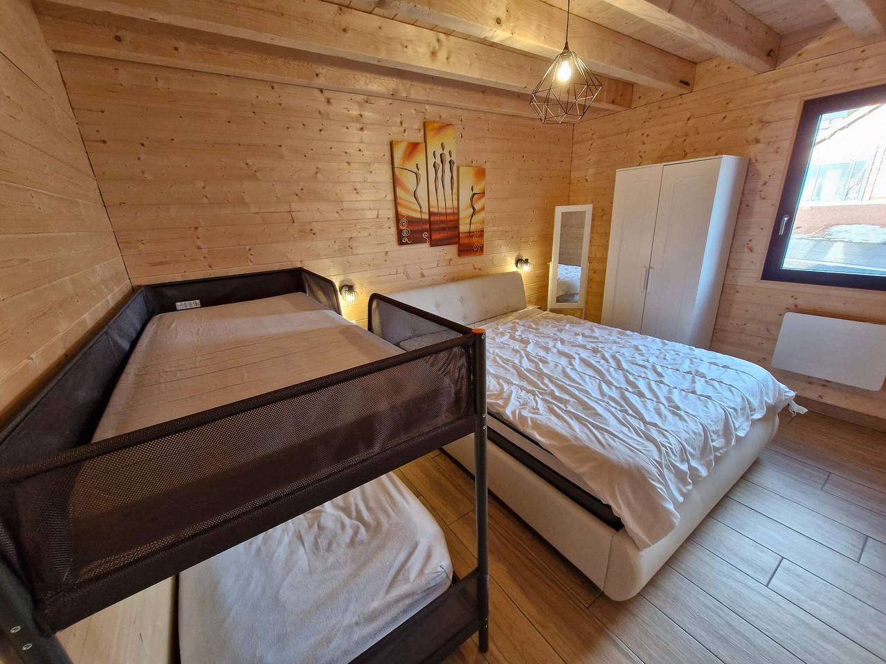 Modernes Chalet für 14 Pers mit Privatparkplatz in Pavinsee, Besse-et-Saint-Anastaise