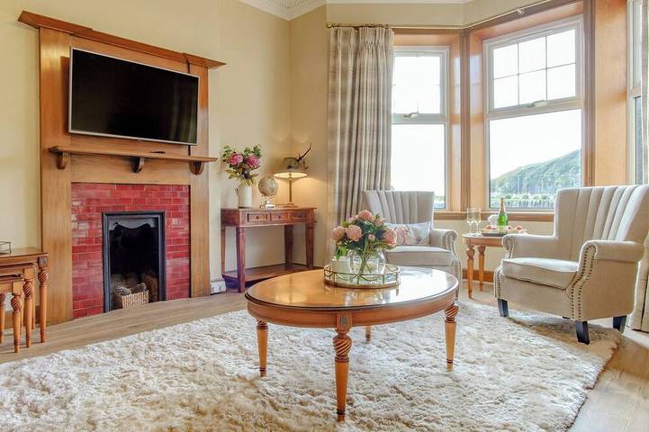 Log cabin for 8 people, with garden in Portpatrick