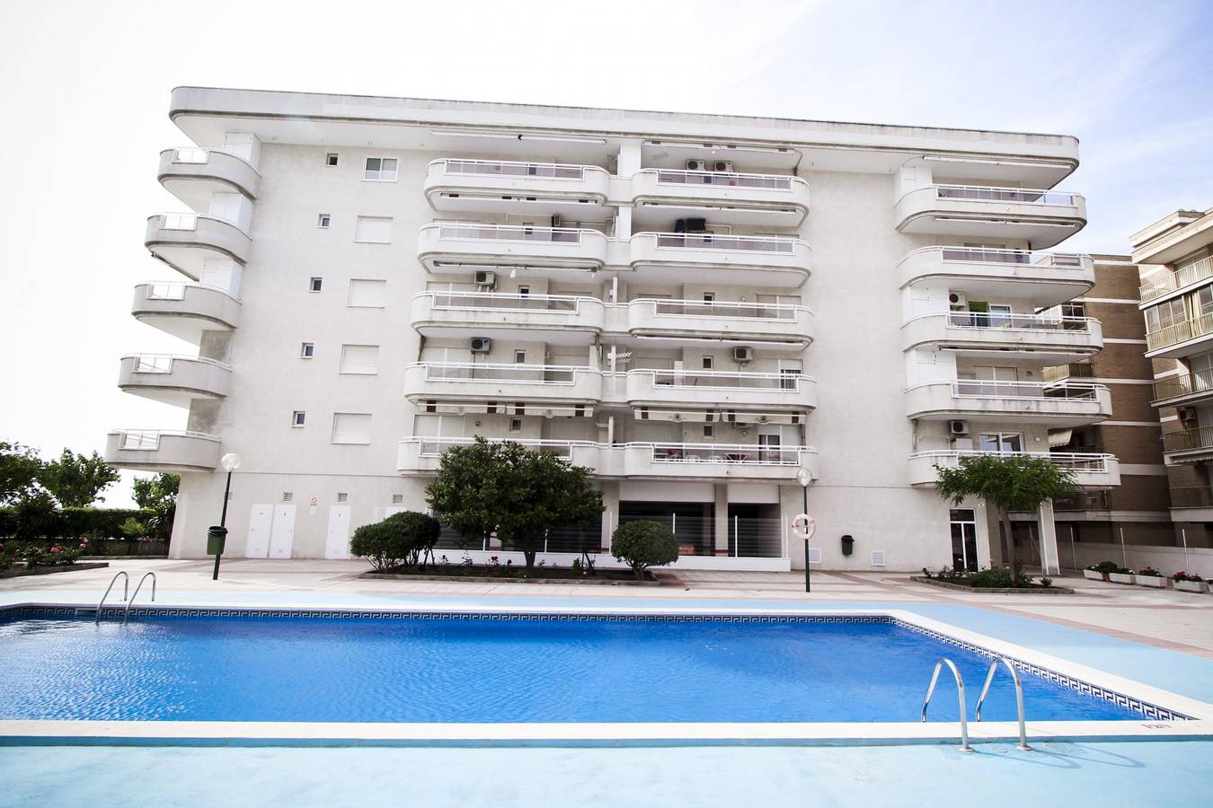 Apartamento entero, Mar Pineda con vistas al mar, playa a 100m in Platja De La Pineda, Costa Dorada