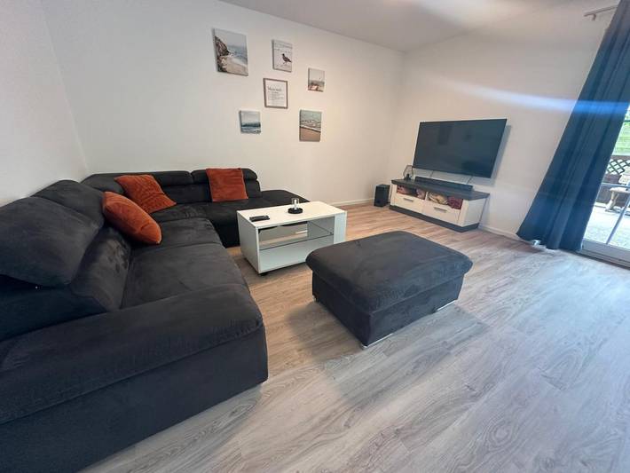 Holiday Home 'Ferienhaus Bei Schwarzkopf' with Private Terrace, Private Garden and Wi-Fi in Nordenham, Wesermarsch