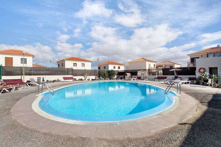 Vacation Home 'Villa Charlotte' with Mountain View, Shared Pool and Wi-Fi in Tamaragua, La Oliva