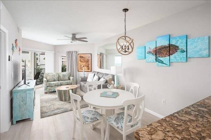 Vacation rental for 6 people, with hot tub and balcony in Treasure Island