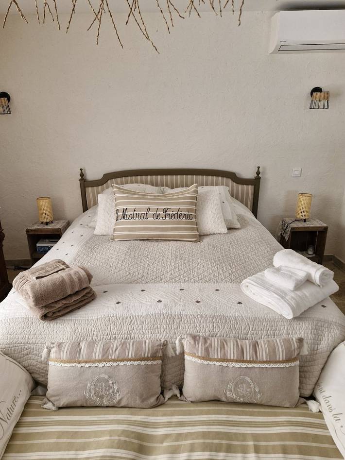 Location de vacances pour 4 personnes, avec jardin et piscine à Orgone - 3