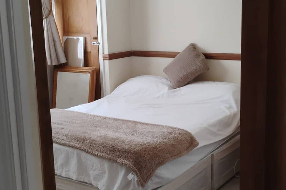 Spacious 4Br Stay in Morden Contractors and Group in Merton, London