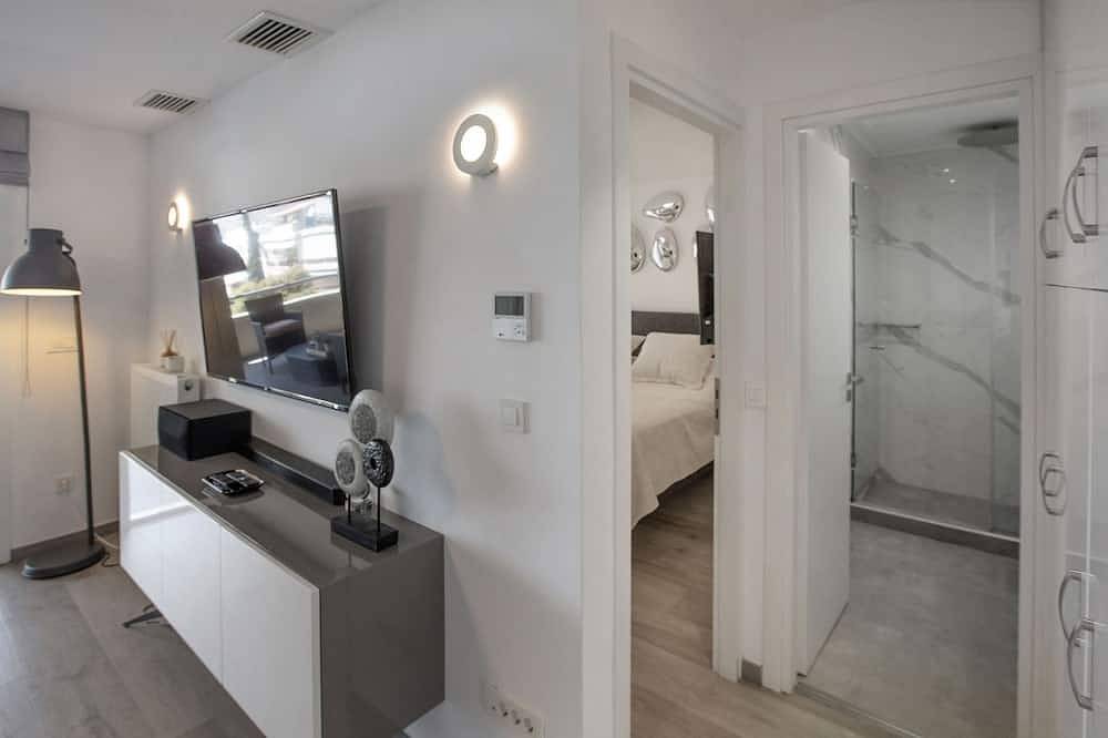 Geheel appartement, Sea view penthouse in Vari in Varkiza, Vari