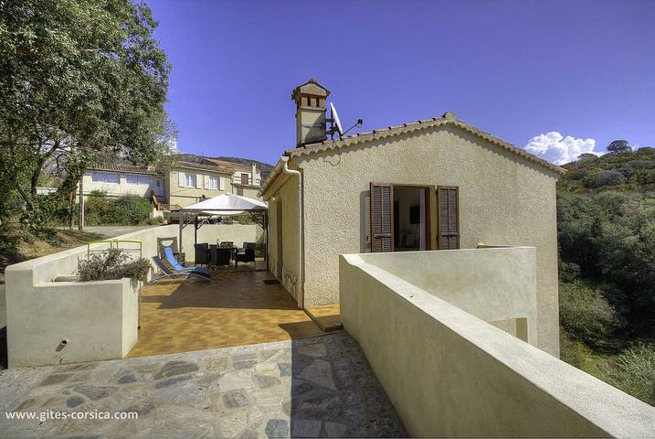 Gîte pour 4 personnes, avec Terrasse ainsi que Jardin et Vue dans Sagone - 3