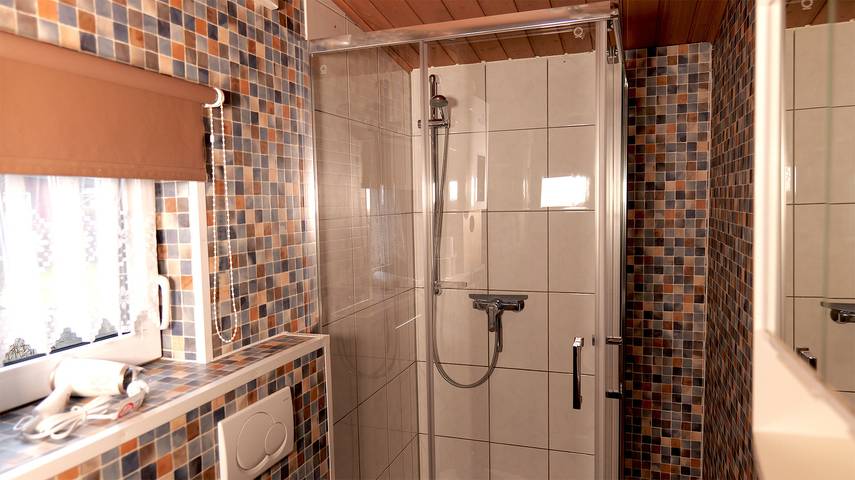 Camping für 4 Personen, mit Terrasse und Sauna sowie Ausblick und Garten in Nordrhein-Westfalen - 3