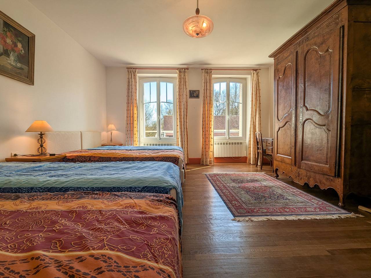 Charmant moulin au cœur du Berry avec étang, proche châteaux et zoo, 4 chambres, parking et terrasse in Chabris, Loire-Tal