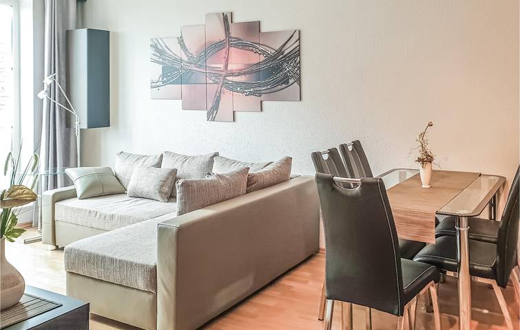 Ganze Ferienwohnung, Appartement am Strand mit Parkplatz, Terrasse und TV in Gollwitz, Nordwestmecklenburg (Wismar und Umgebung)