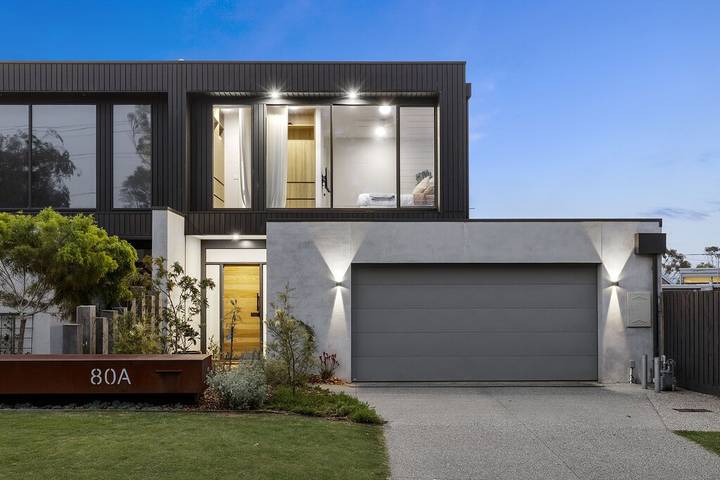 Holiday home for 11 people, with balcony and garden in Ocean Grove (Victoria)