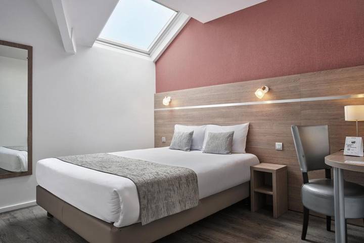 Hôtel pour 3 personnes, avec Terrasse et Jardin dans Stade de la Beaujoire