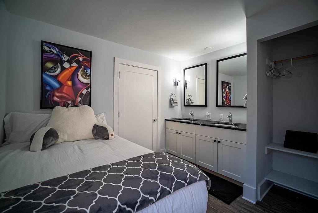 Cozy Cottage on Main Street - 1 Min walk to Gondola - New Ac - 2 Parking Spots in Arapaho and Roosevelt National Forests