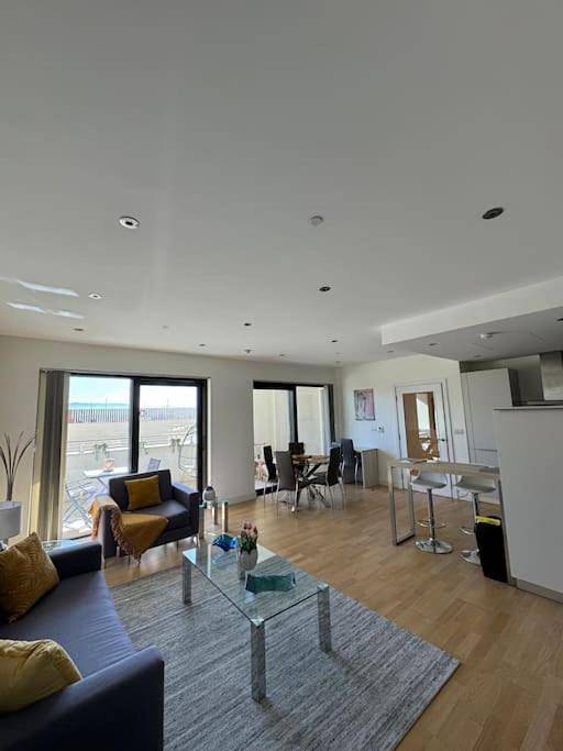 Gîte pour 4 personnes, avec piscine ainsi que vue et terrasse à Gibraltar - 4