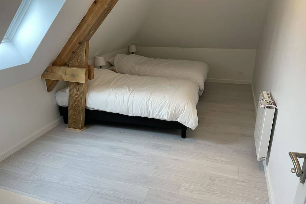 Chateau / Country House in Beuzeville, Bernay region