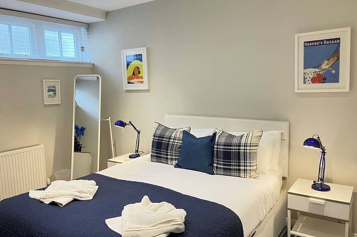 Lovely spacious 2 bedroom, 2 bathroom Mews Cottage, Glasgow in Glasgow, Greater Glasgow and Clyde Valley