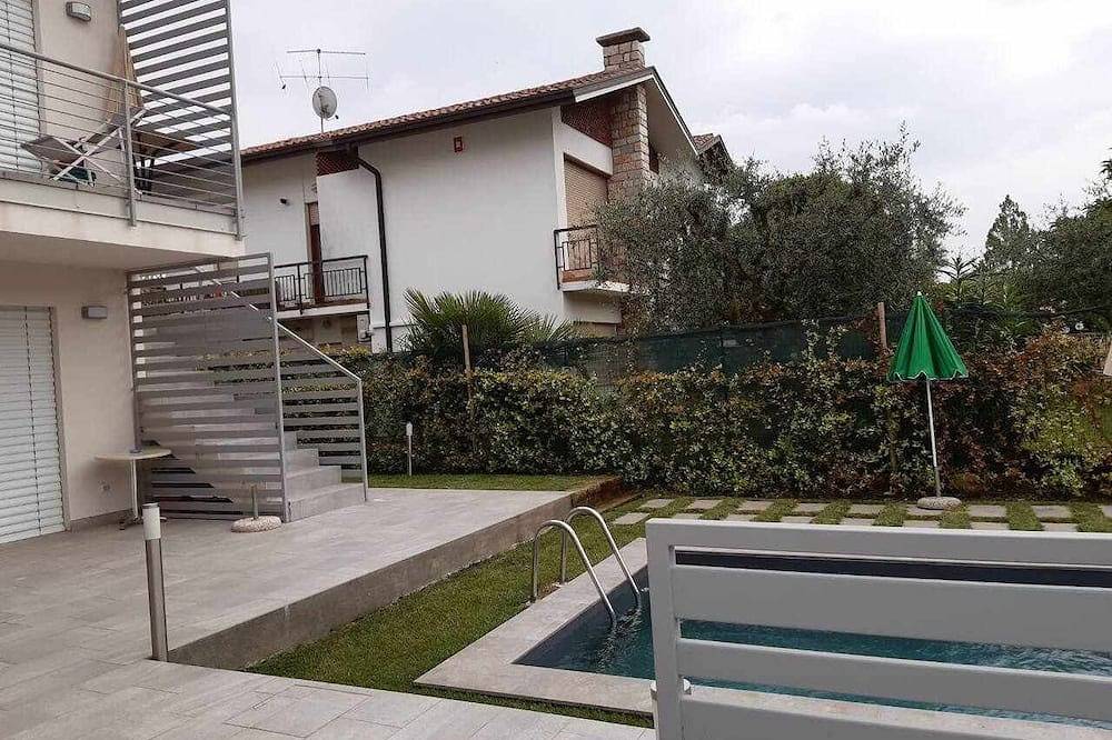 Appartamento intero, Residence Giulietta -moderno,Wifi, air-con,piscina in Lazise, Prealpi Gardesane